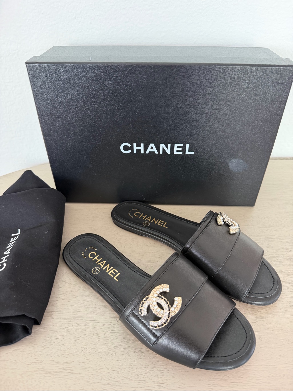 Chanel Black Leather Slide Sandals With Gold Cc Crystal Logo Sz 38